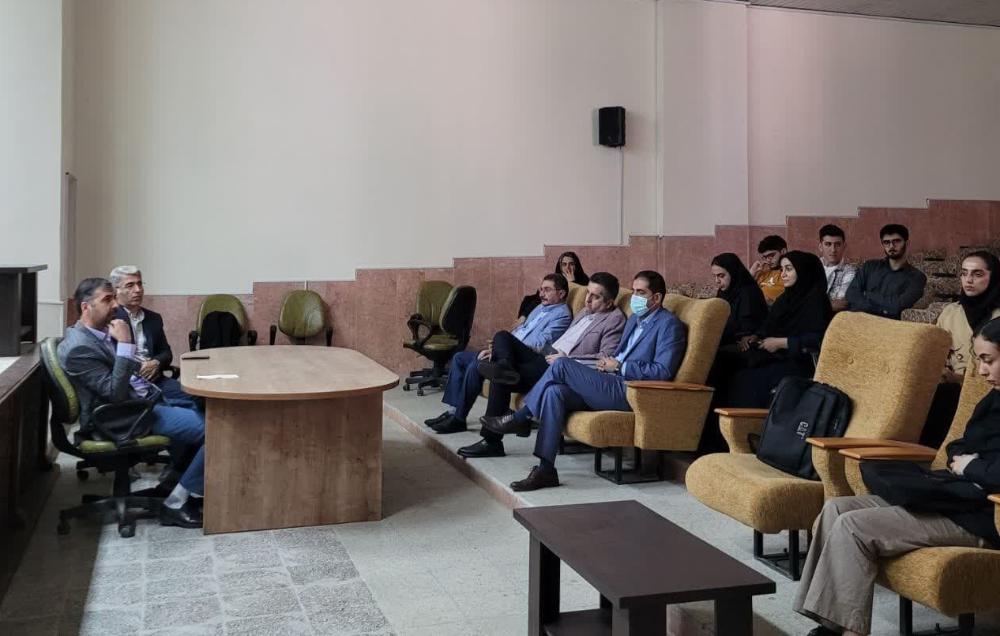 پخش زنده جلسه دادرسی شعبه اول حقوقی دادگاه بخش خرم‌آباد استان برای دانشجویان دانشگاه مازندران