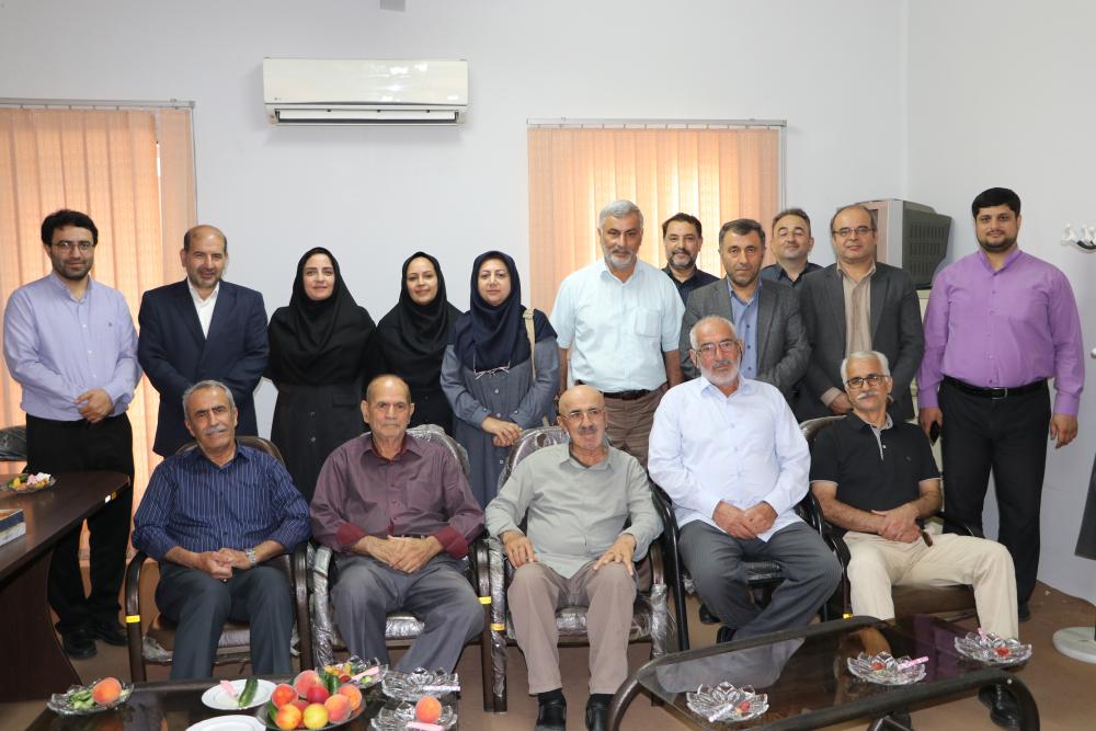 حضور معاون اداری و مالی و اعضای شورای صنفی کارمندان در کانون بازنشستگان دانشگاه مازندران